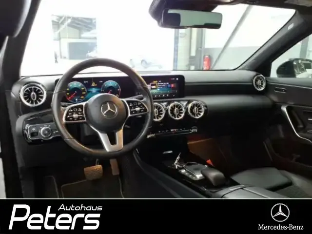Mercedes-Benz A 220