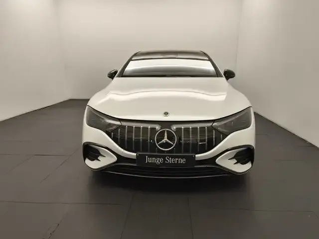 Mercedes-Benz EQE 53