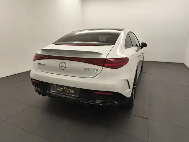 Mercedes-Benz EQE 53