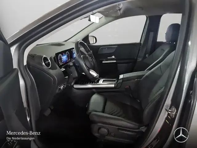 Mercedes-Benz B 220