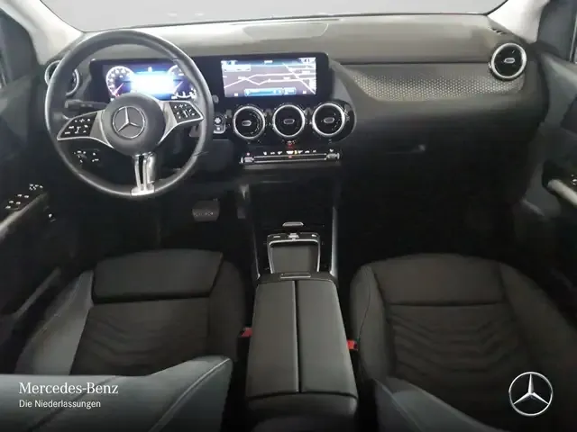 Mercedes-Benz B 220