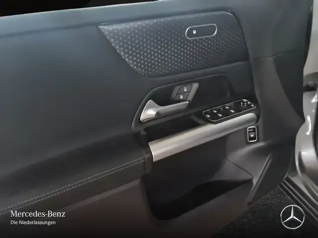 Mercedes-Benz B 220