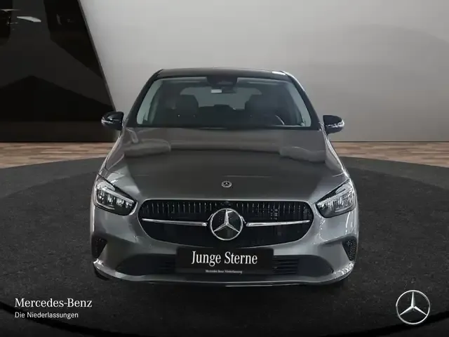 Mercedes-Benz B 220