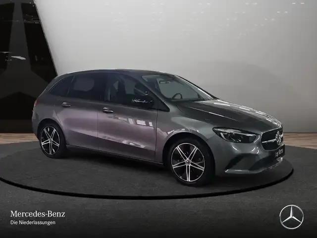 Mercedes-Benz B 220