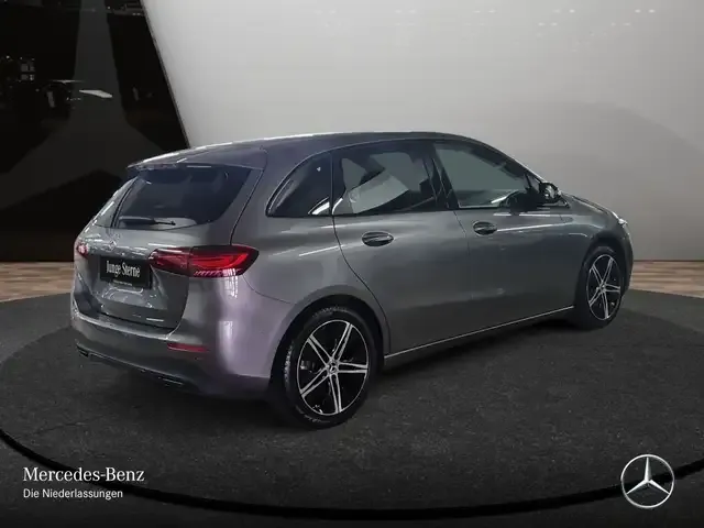 Mercedes-Benz B 220