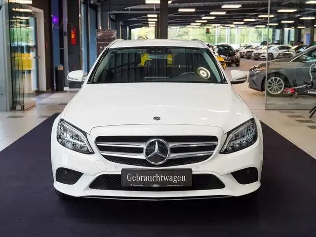 Mercedes-Benz C 220