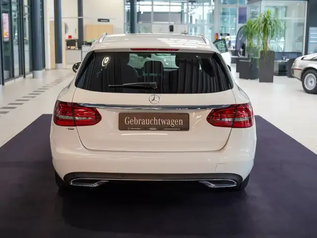 Mercedes-Benz C 220