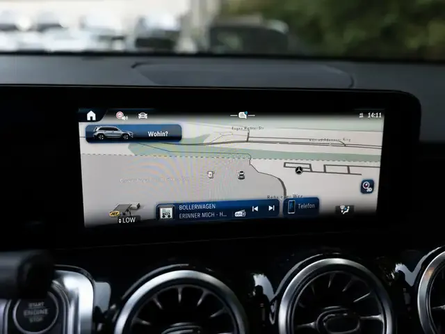 Mercedes-Benz GLB 220