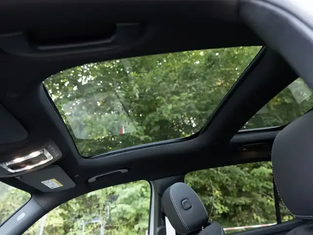 Mercedes-Benz GLB 220