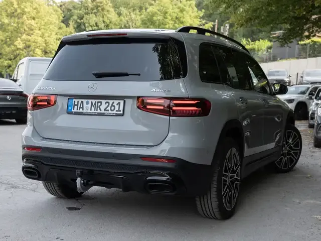 Mercedes-Benz GLB 220