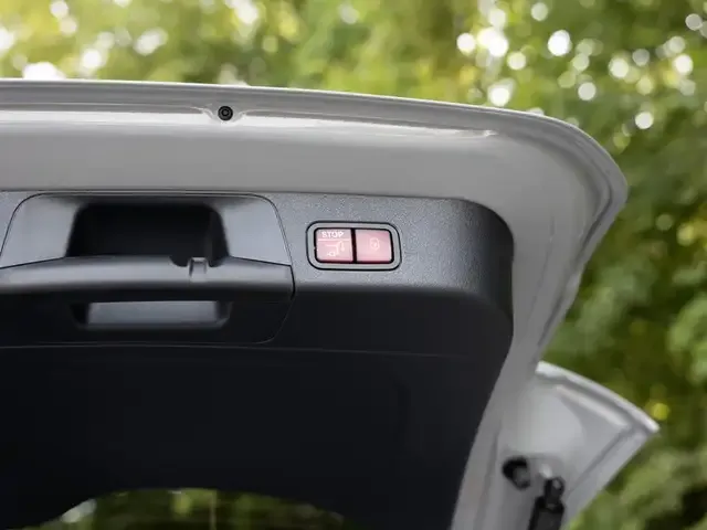 Mercedes-Benz GLB 220