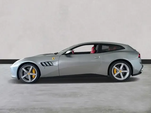 Ferrari GTC4 Lusso