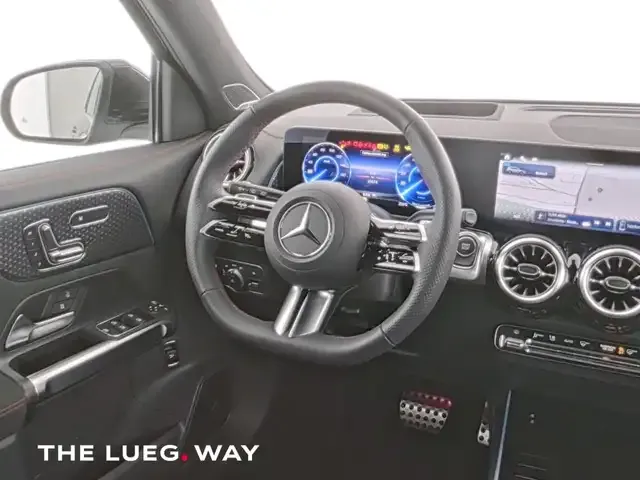 Mercedes-Benz EQB 300