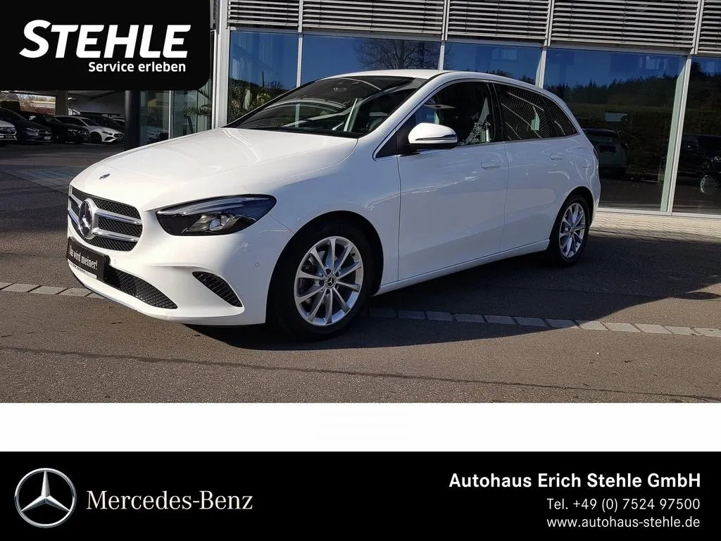 Mercedes-Benz B 180