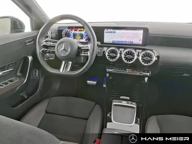 Mercedes-Benz A 220