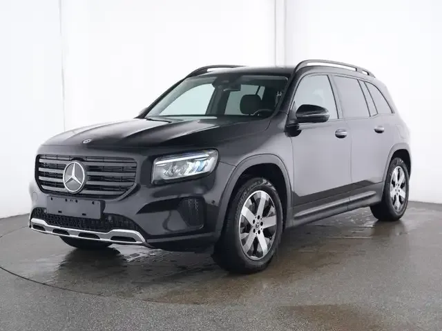 Mercedes-Benz GLB 220