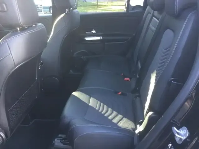 Mercedes-Benz GLB 220