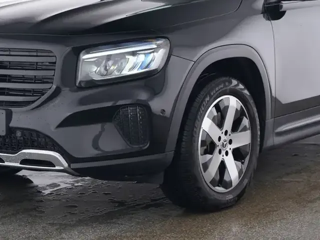 Mercedes-Benz GLB 220