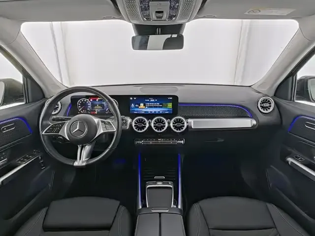 Mercedes-Benz GLB 220