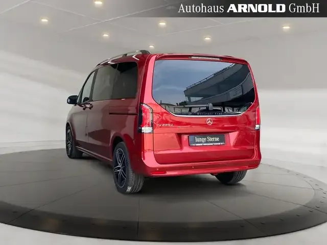 Mercedes-Benz V 220