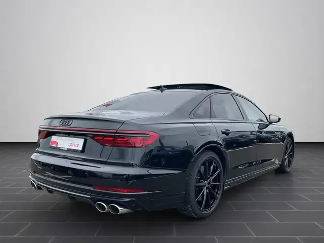 Audi S8