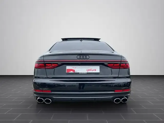 Audi S8