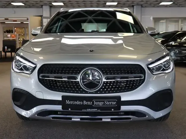 Mercedes-Benz GLA 180