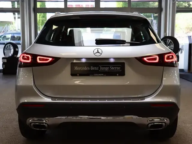 Mercedes-Benz GLA 180