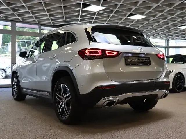 Mercedes-Benz GLA 180