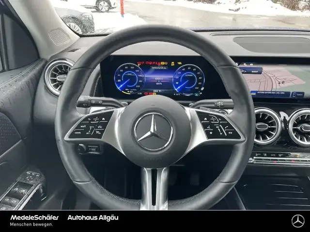 Mercedes-Benz EQB 300