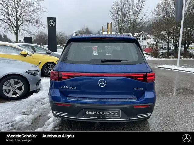 Mercedes-Benz EQB 300