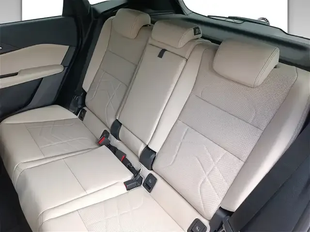 BMW 225
