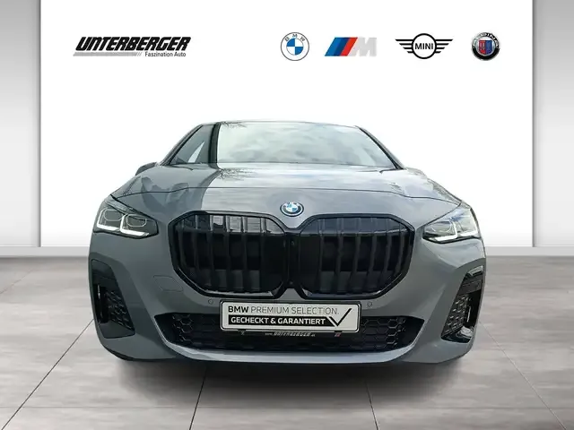 BMW 225