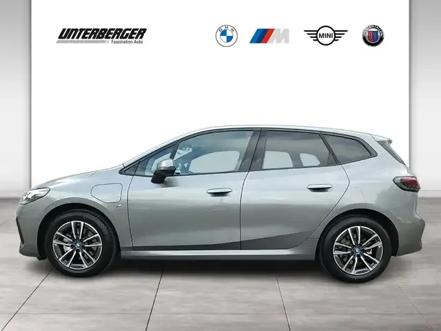 BMW 225