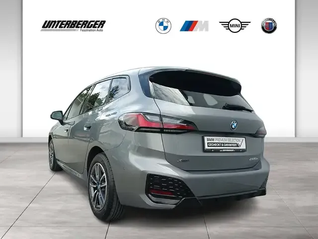 BMW 225