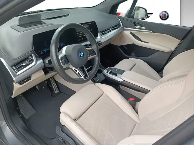 BMW 225