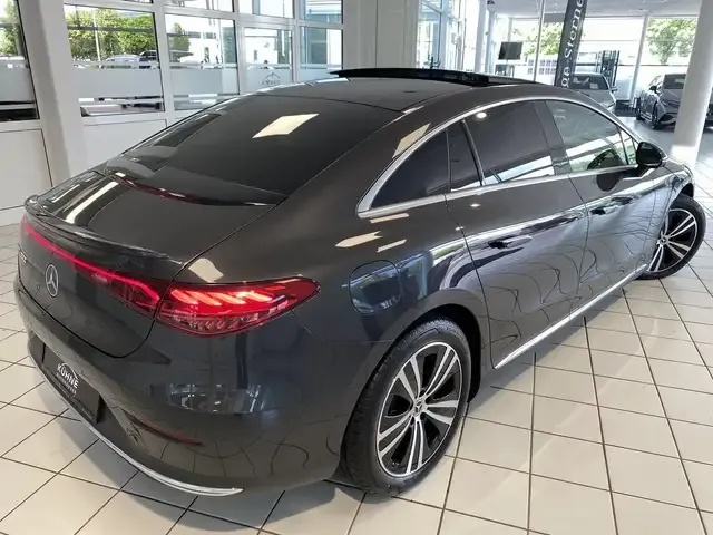 Mercedes-Benz EQE 300
