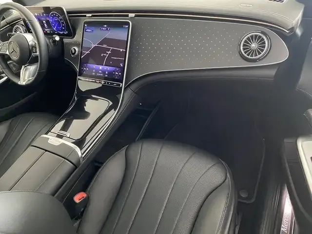 Mercedes-Benz EQE 300