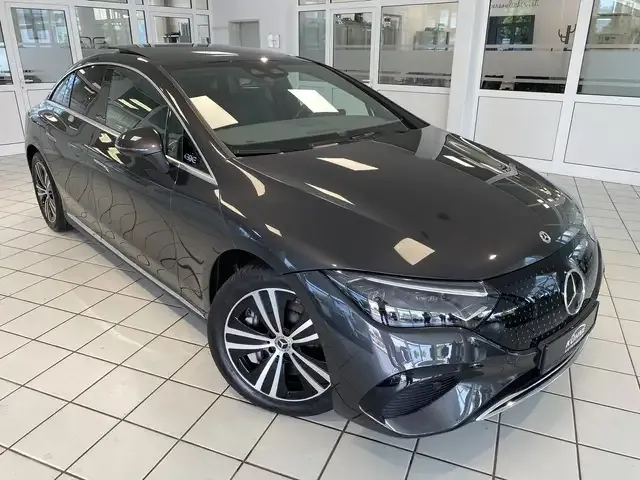 Mercedes-Benz EQE 300