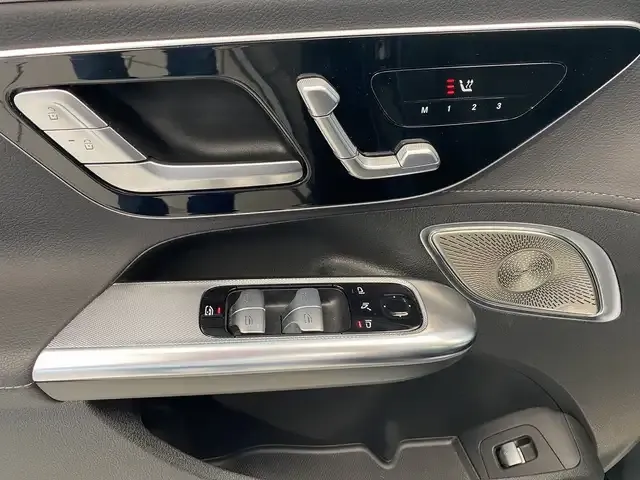 Mercedes-Benz EQE 300