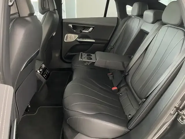 Mercedes-Benz EQE 300