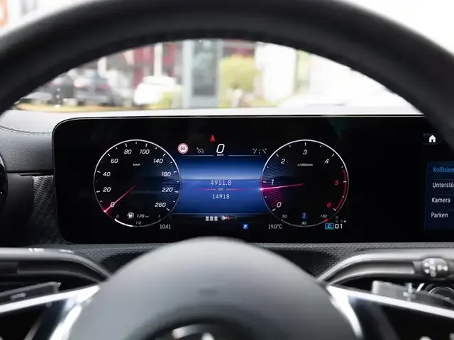 Mercedes-Benz CLA 180