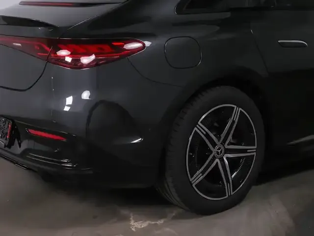 Mercedes-Benz EQE 300