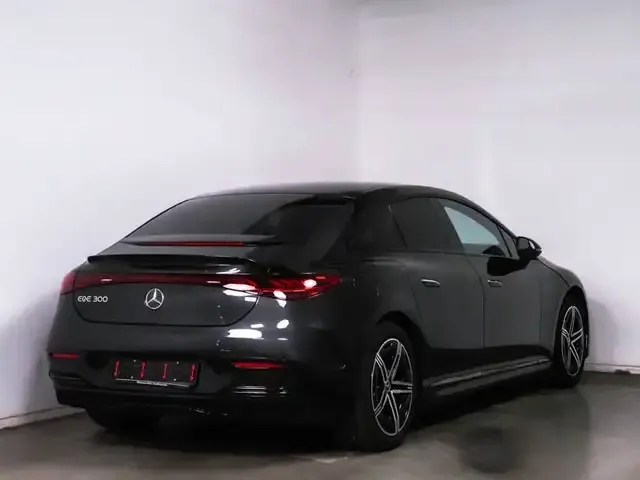 Mercedes-Benz EQE 300