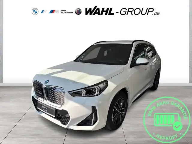 BMW iX1