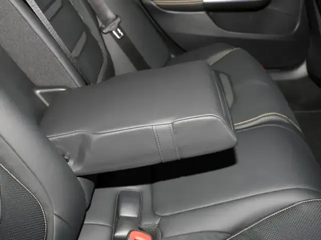 Mercedes-Benz C 63 AMG