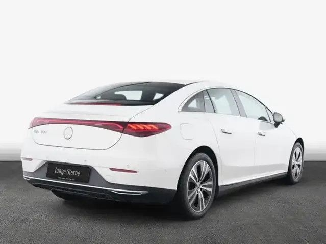 Mercedes-Benz EQE 300