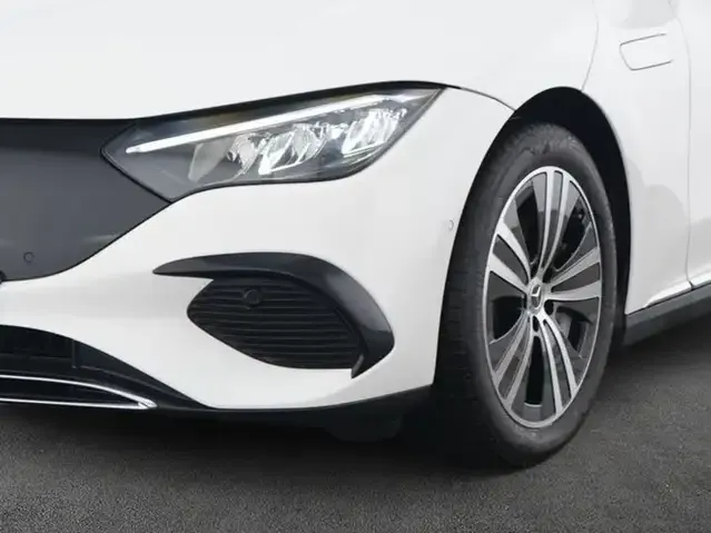 Mercedes-Benz EQE 300