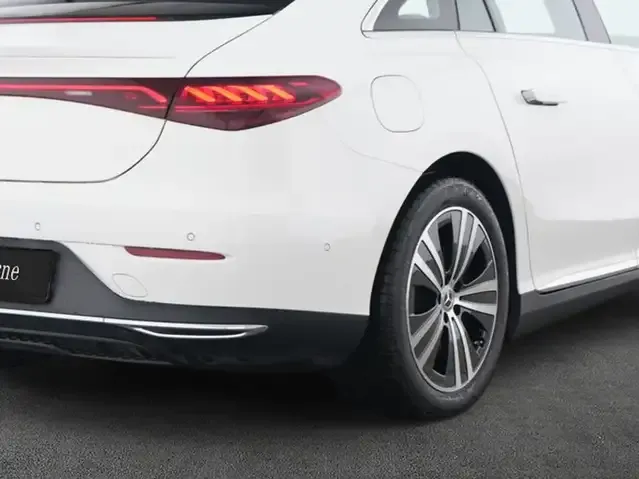 Mercedes-Benz EQE 300