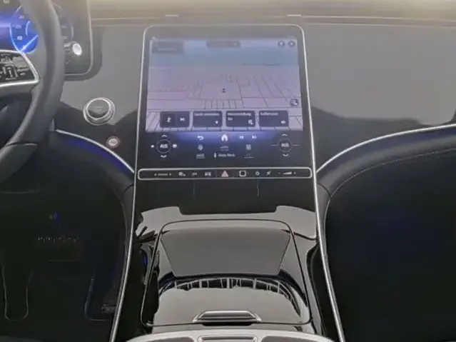 Mercedes-Benz EQE 300